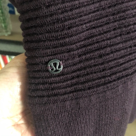 Lululemon Sit In Lotus Wrap - Picture 4 of 13